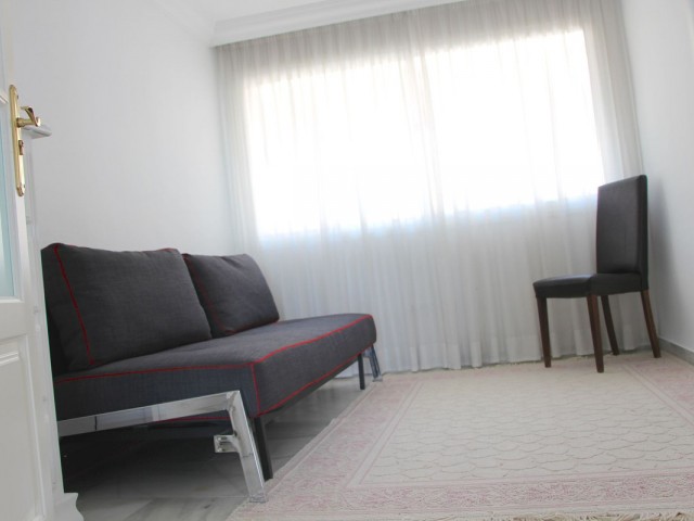 4 Schlafzimmer Apartment in Nueva Andalucía