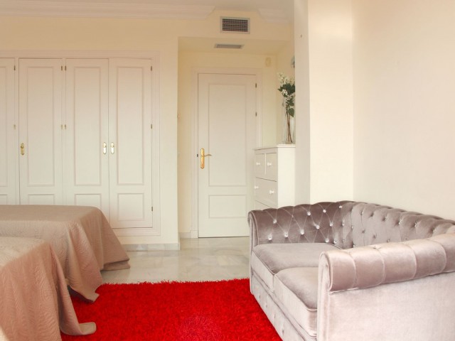 4 Schlafzimmer Apartment in Nueva Andalucía