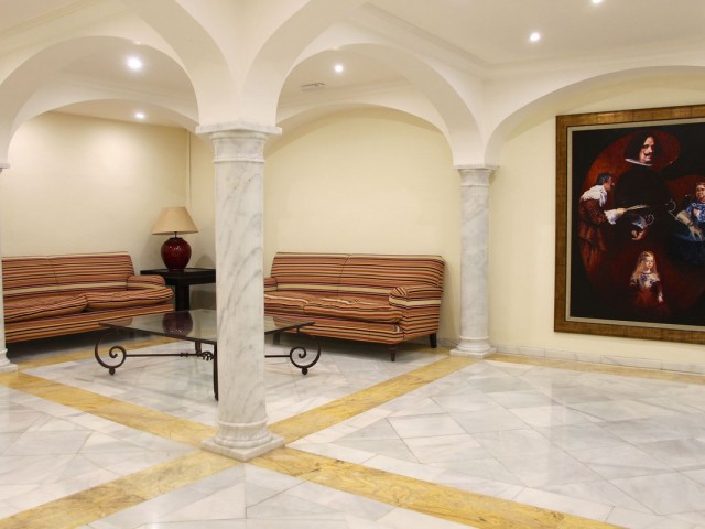 4 Schlafzimmer Apartment in Nueva Andalucía