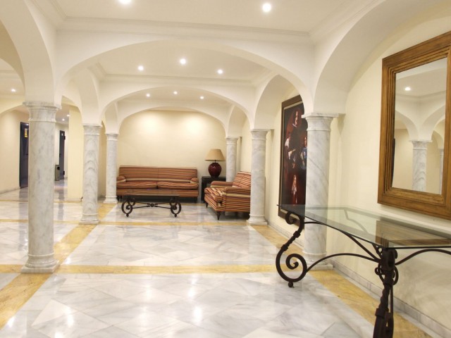 4 Schlafzimmer Apartment in Nueva Andalucía