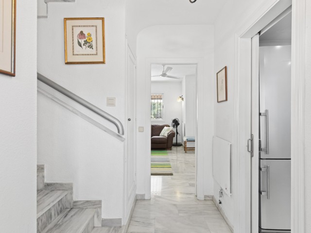 Adosado con 3 Dormitorios  en Estepona