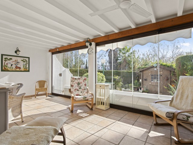 Adosado con 3 Dormitorios  en Estepona