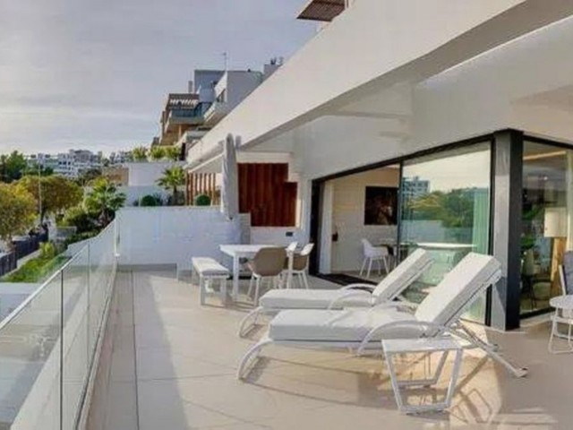 3 Sovrums Lägenhet i Estepona