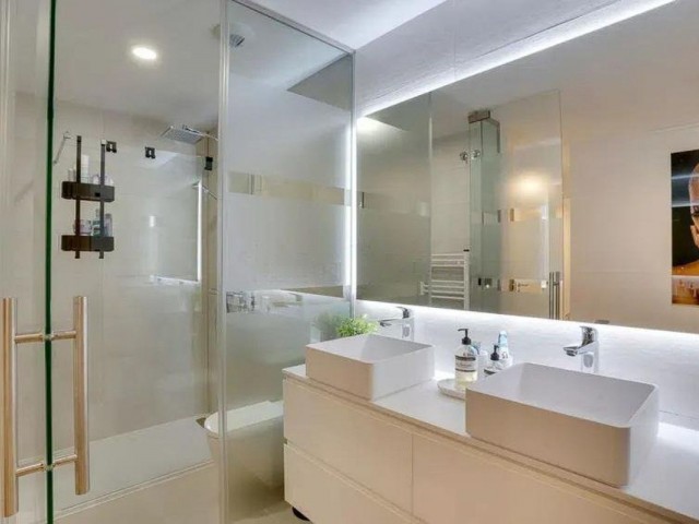 3 Sovrums Lägenhet i Estepona