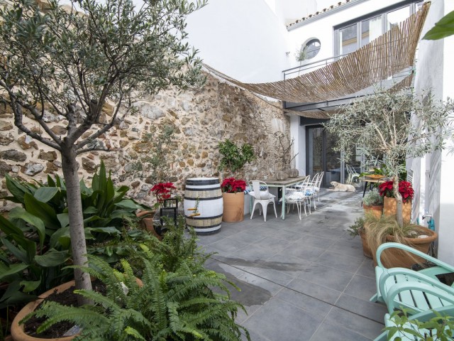 Adosado con 2 Dormitorios  en Estepona