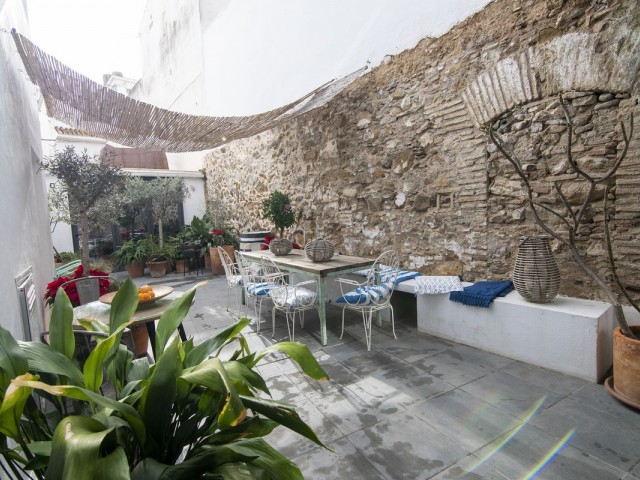 Adosado con 2 Dormitorios  en Estepona