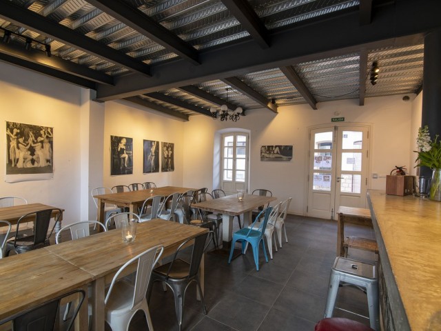 Adosado con 2 Dormitorios  en Estepona