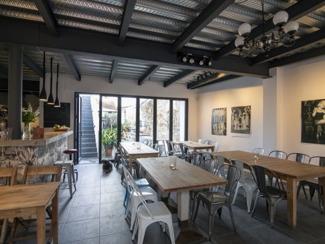 Adosado con 2 Dormitorios  en Estepona