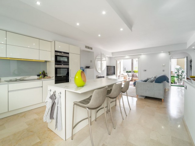 4 Schlafzimmer Villa in Costabella