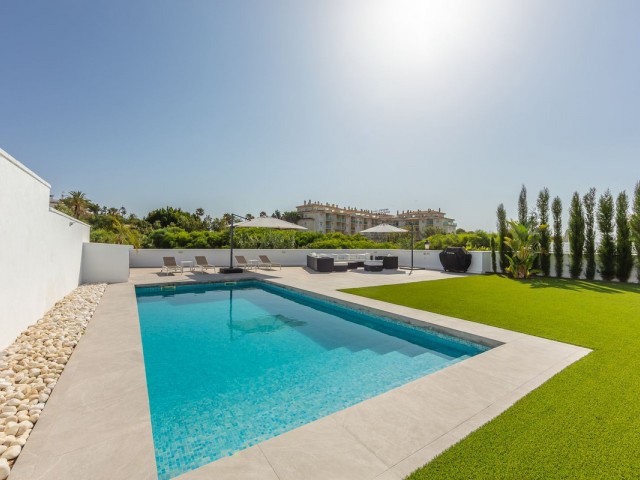 4 Sovrums Villa i La Duquesa