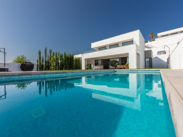 4 Sovrums Villa i La Duquesa