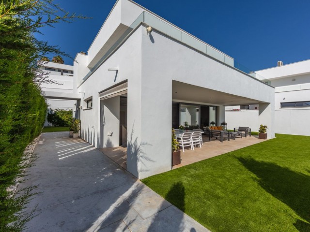 4 Sovrums Villa i La Duquesa