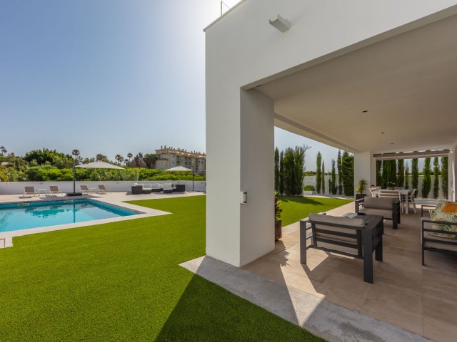 Villa, La Duquesa, R5287693