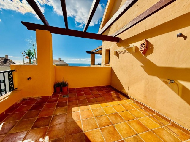 4 Bedrooms Apartment in Benalmadena