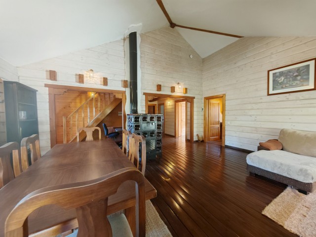 3 Makuuhuoneen Huvila Ojén