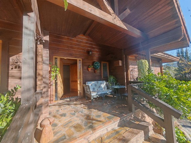 3 Makuuhuoneen Huvila Ojén