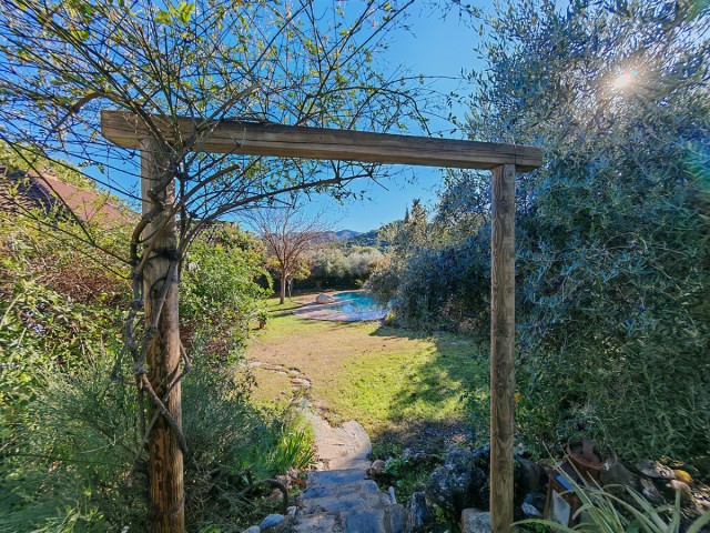 3 Makuuhuoneen Huvila Ojén