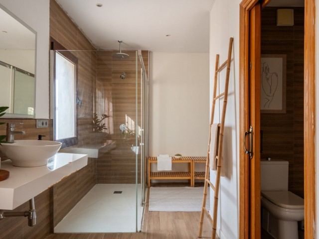 Villa con 5 Dormitorios  en Sierrezuela