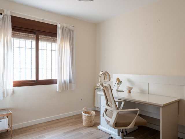 Villa con 5 Dormitorios  en Sierrezuela