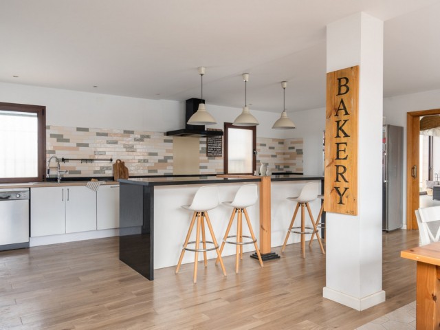 5 Bedrooms Villa in Sierrezuela