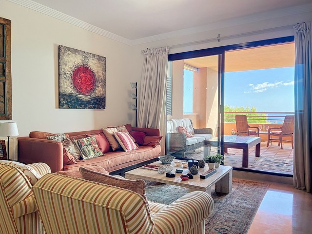 Apartamento con 2 Dormitorios  en Manilva