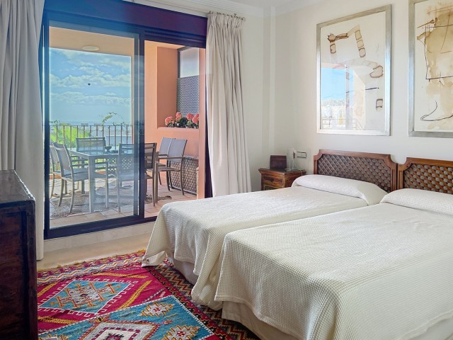 Apartamento con 2 Dormitorios  en Manilva