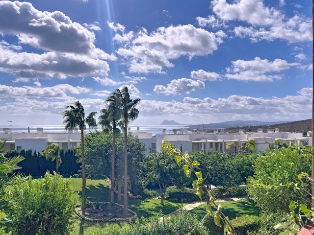 Apartamento con 2 Dormitorios  en Manilva