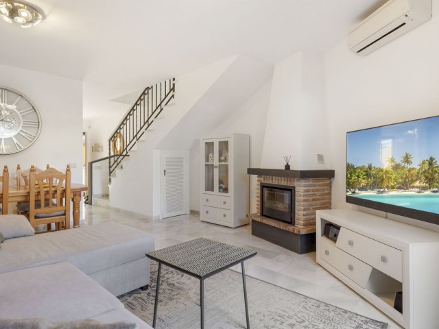 Maison mitoyenne avec 2 Chambres  à Bel Air