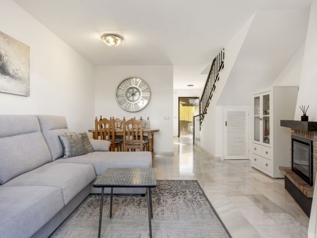 Maison mitoyenne avec 2 Chambres  à Bel Air