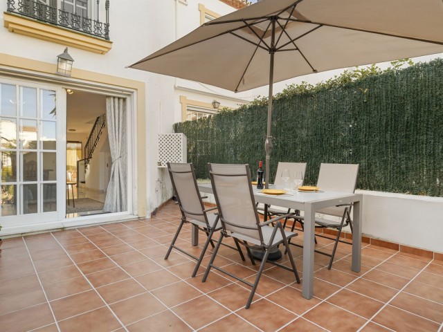 Maison mitoyenne avec 2 Chambres  à Bel Air