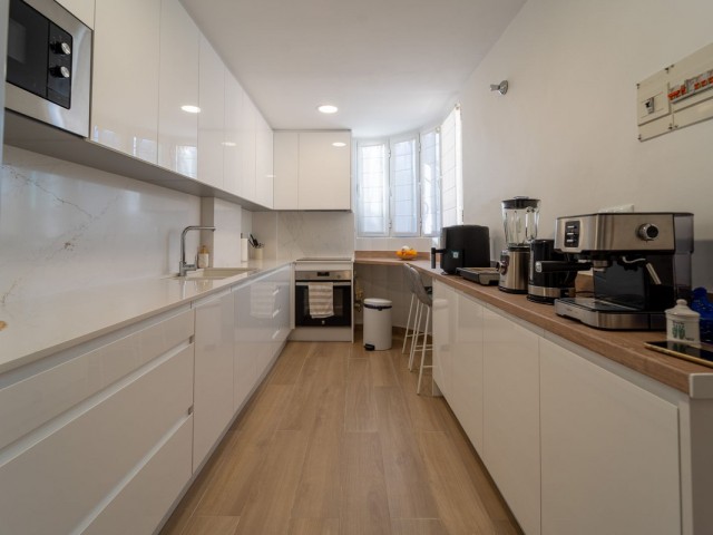 Adosado con 5 Dormitorios  en Marbella