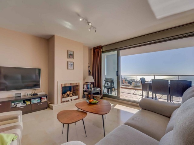 2 Bedrooms Apartment in Calahonda