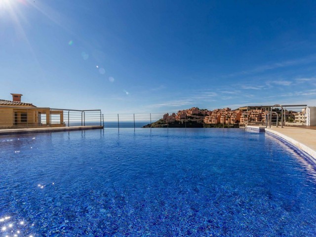 2 Bedrooms Apartment in Calahonda