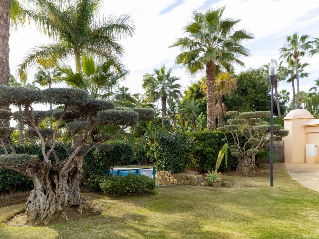 Apartamento con 2 Dormitorios  en Puerto Banús