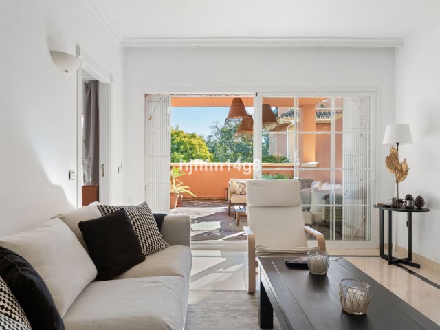 4 Bedrooms Apartment in Nueva Andalucía