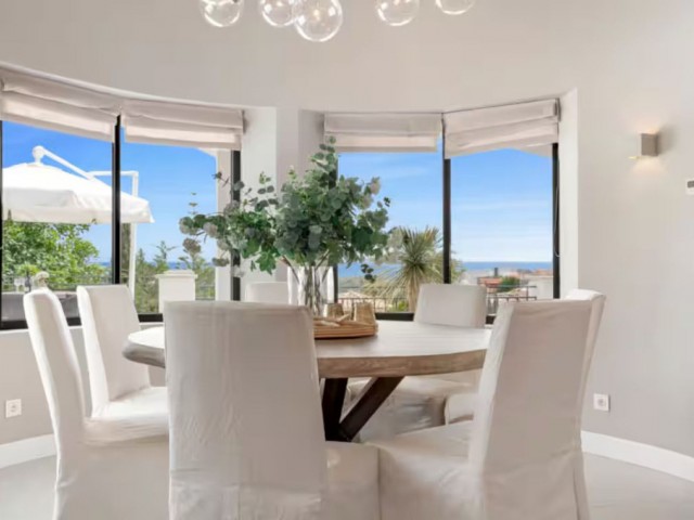 5 Soveroms Villa i Benahavís