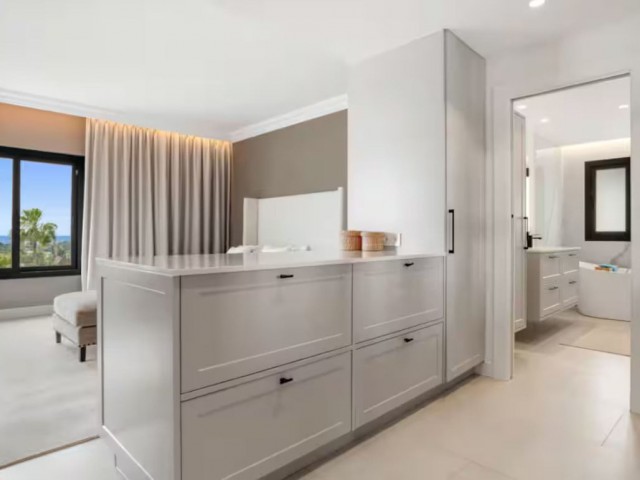 5 Soveroms Villa i Benahavís