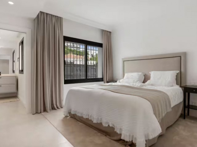 5 Soveroms Villa i Benahavís