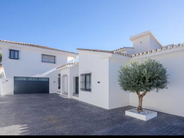 5 Soveroms Villa i Benahavís