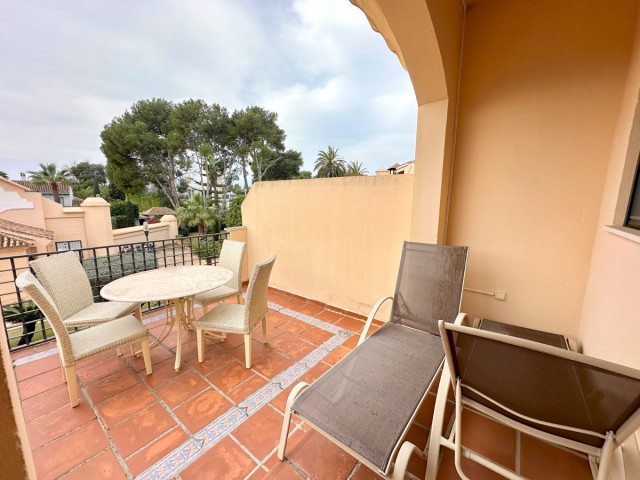 Apartamento con 2 Dormitorios  en Puerto Banús