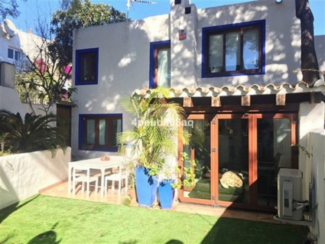 2 Bedrooms Townhouse in Sierra Blanca
