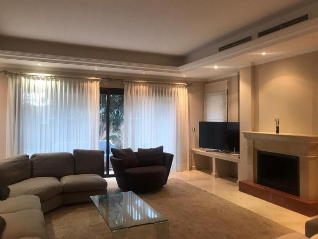 3 Slaapkamer Rijtjeshuis in Marbella