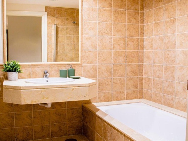 2 Makuuhuoneen Huoneisto Estepona