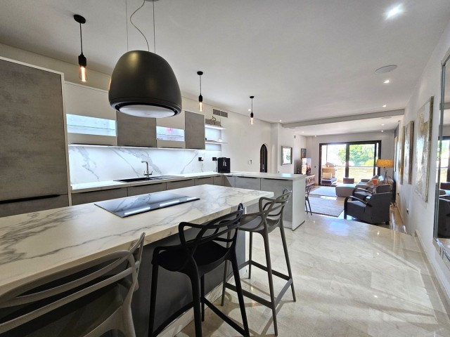 3 Schlafzimmer Apartment in Puerto Banús