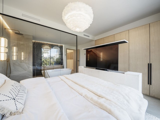 4 Bedrooms Townhouse in Nueva Andalucía