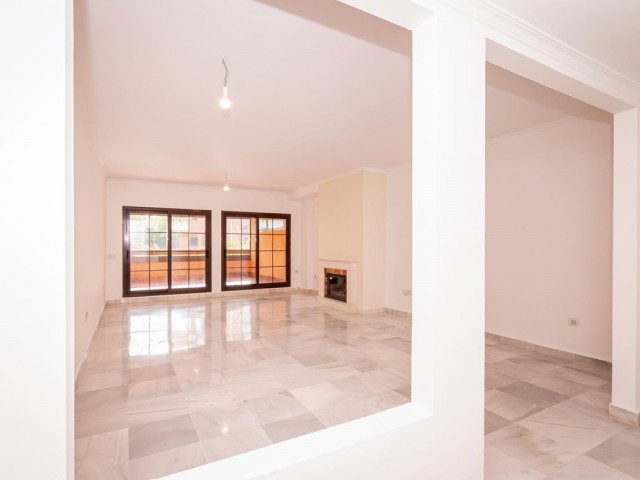 Appartement avec 4 Chambres  à Hacienda del Sol