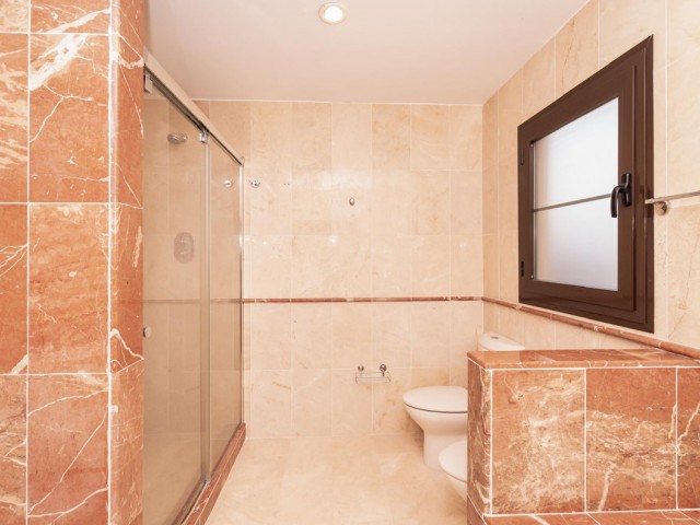 Appartement avec 4 Chambres  à Hacienda del Sol