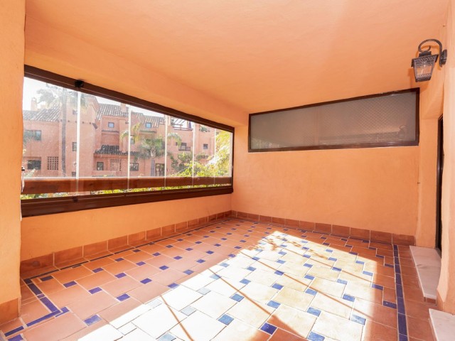 Appartement avec 4 Chambres  à Hacienda del Sol