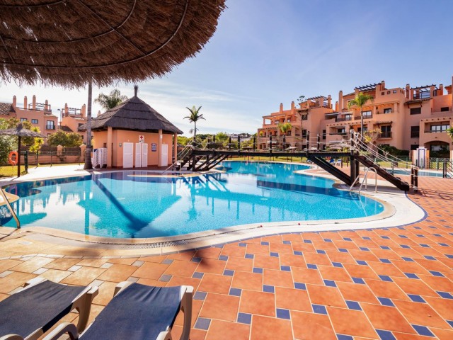 Appartement avec 4 Chambres  à Hacienda del Sol