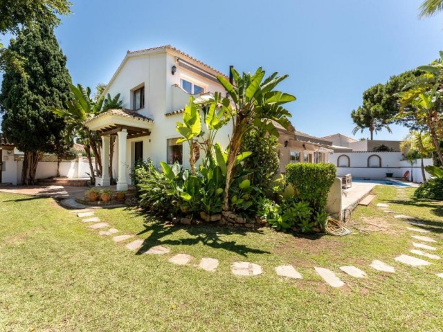 5 Makuuhuoneen Huvila Marbesa